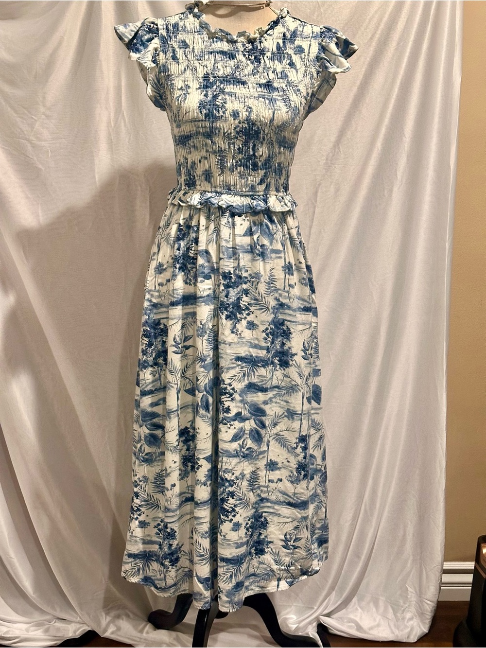 Moon River Blue and White Floral Maxi Dress